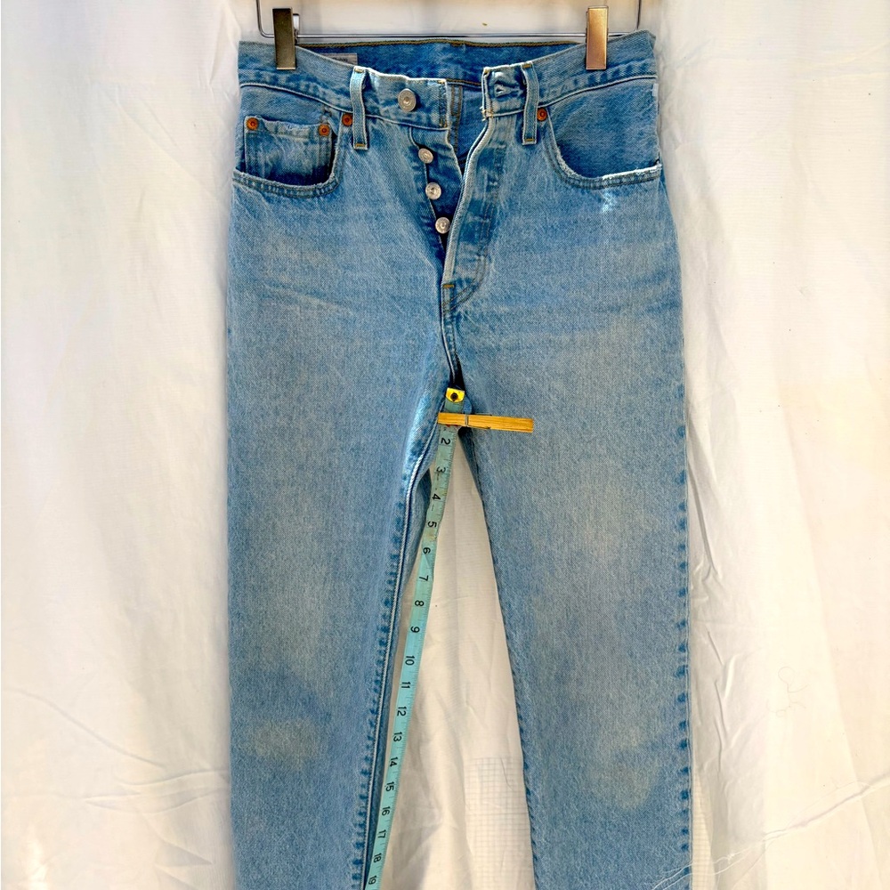 Original 501 Levi’s. Made USA, 100%Cotton. Red Label. Button down.